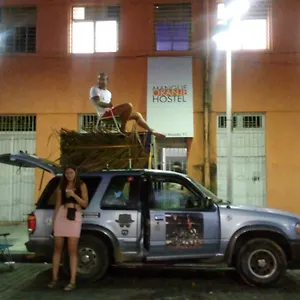 https://mangue-oranje-hostel.portodegalinhashotels.com